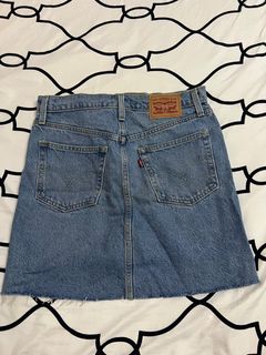 (Category: ) located in . Submitted by ascloset22 (Listing ID 1378821059, Image 1). Description: .