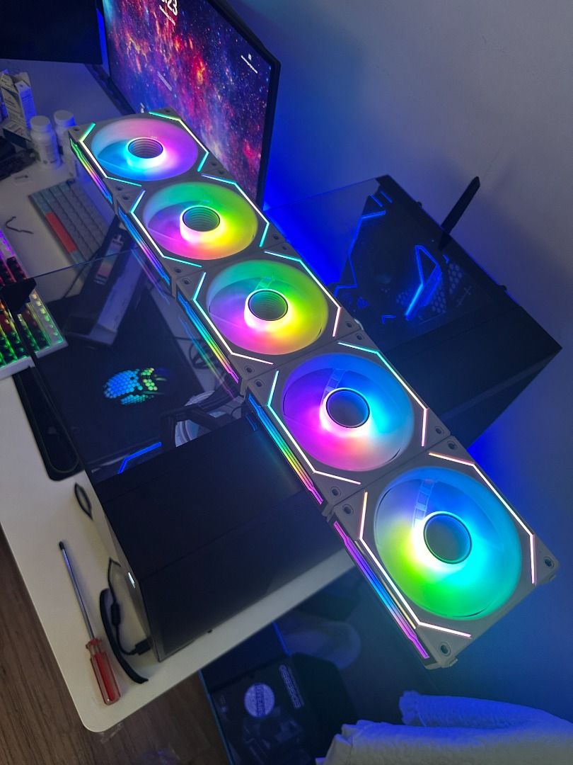 LIAN LI O11 Vision Compact With Lian Li Fans63223793378434113