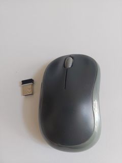 Logitech 無線滑鼠