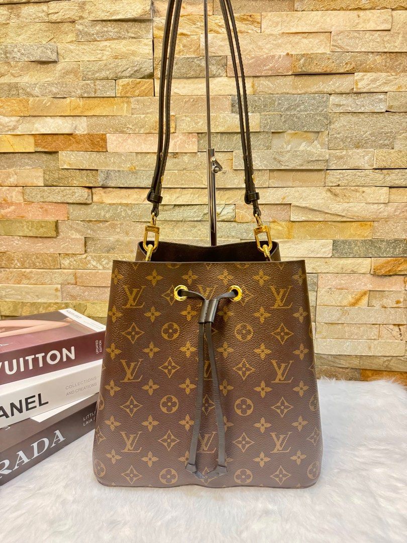 LV Neo Monogram Canvas MM (Category: Luxury Bags & Wallets) located in Taguig. Submitted by angelbellaclaire (Listing ID 1378918537, Image 2). Description: Fresh Bag, Fresh Vibes!!! 👜 “Bucket of Style. Built for Every Day.” Louis Vuitton Neo Noé MM – Monogram Canvas (9/10) An iconic bucket bag reimagined for the modern woman. Made from signature Monogram canvas with luxurious leather trim and gold-tone hardware. Features a drawstring closure and