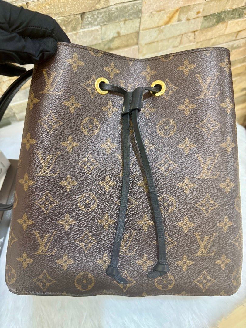 LV Neo Monogram Canvas MM (Category: Luxury Bags & Wallets) located in Taguig. Submitted by angelbellaclaire (Listing ID 1378918537, Image 3). Description: Fresh Bag, Fresh Vibes!!! 👜 “Bucket of Style. Built for Every Day.” Louis Vuitton Neo Noé MM – Monogram Canvas (9/10) An iconic bucket bag reimagined for the modern woman. Made from signature Monogram canvas with luxurious leather trim and gold-tone hardware. Features a drawstring closure and