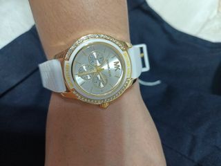 (Category: ) located in . Submitted by item2love (Listing ID 1378787570, Image 1). Description: .