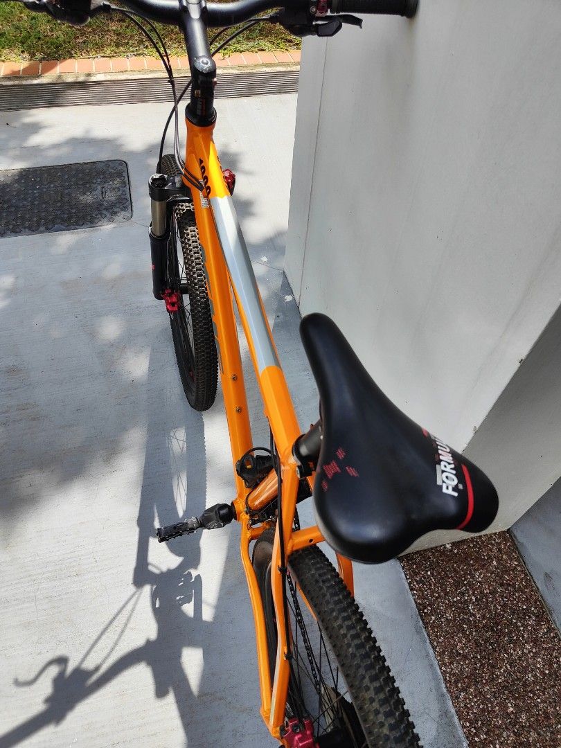 Mountain bike / MTB/bicycle (Category: Bicycles) located in Singapore. Submitted by buyer.248 (Listing ID 1378796058, Image 3). Description: Khsmountain bike Shimano 3x9 speed fork with lockout - Hydraulic Disc brakes - Kenda tires - Good condition - Suitable for trails and city riding - Comfortable saddle - Ready to ride!.