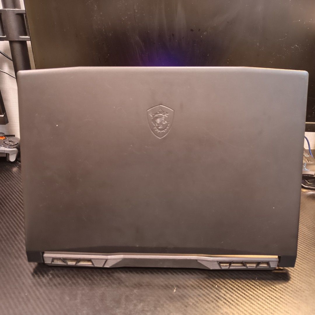 由 pc_bank (刊登 ID 1378912905，圖片 3) 提交，位於 高雄市 (Kaohsiung) 的 MSI GF76 12UE-250TW 17吋電競 i7-12700H/8G/1T SSD/RTX3060 (類別：桌上電腦或筆記型電腦)，說明：外觀良好 含原廠變壓器 高雄可面交。