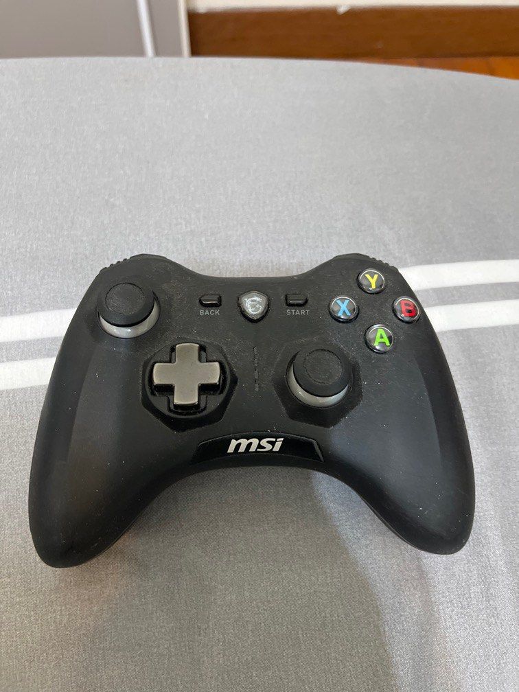 由 liuyuexuan22418 (刊登 ID 1378741975，圖片 1) 提交，位於 桃園市 (Taoyuan) 的 msi 無線手把控制器 單機 (類別：手把控制器)，說明：單主機，沒有其他配件。
