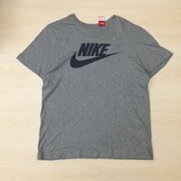 (Kategori: ) berada di . Dikirim oleh sneakersvibe (ID iklan 1378729461, Gambar 1). Deskripsi: .