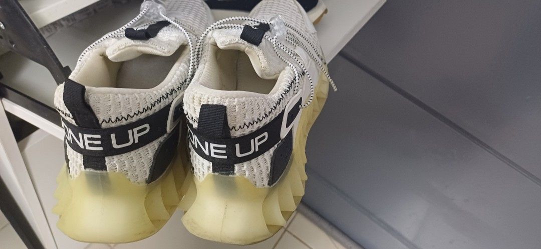 One Up World balance Shoes (Category: Sneakers) located in Mandaluyong City. Submitted by TheRoyalCollection (Listing ID 1378879969, Image 3). Description: One up World balance Meteoric US 8 EU 41 400 pesos.