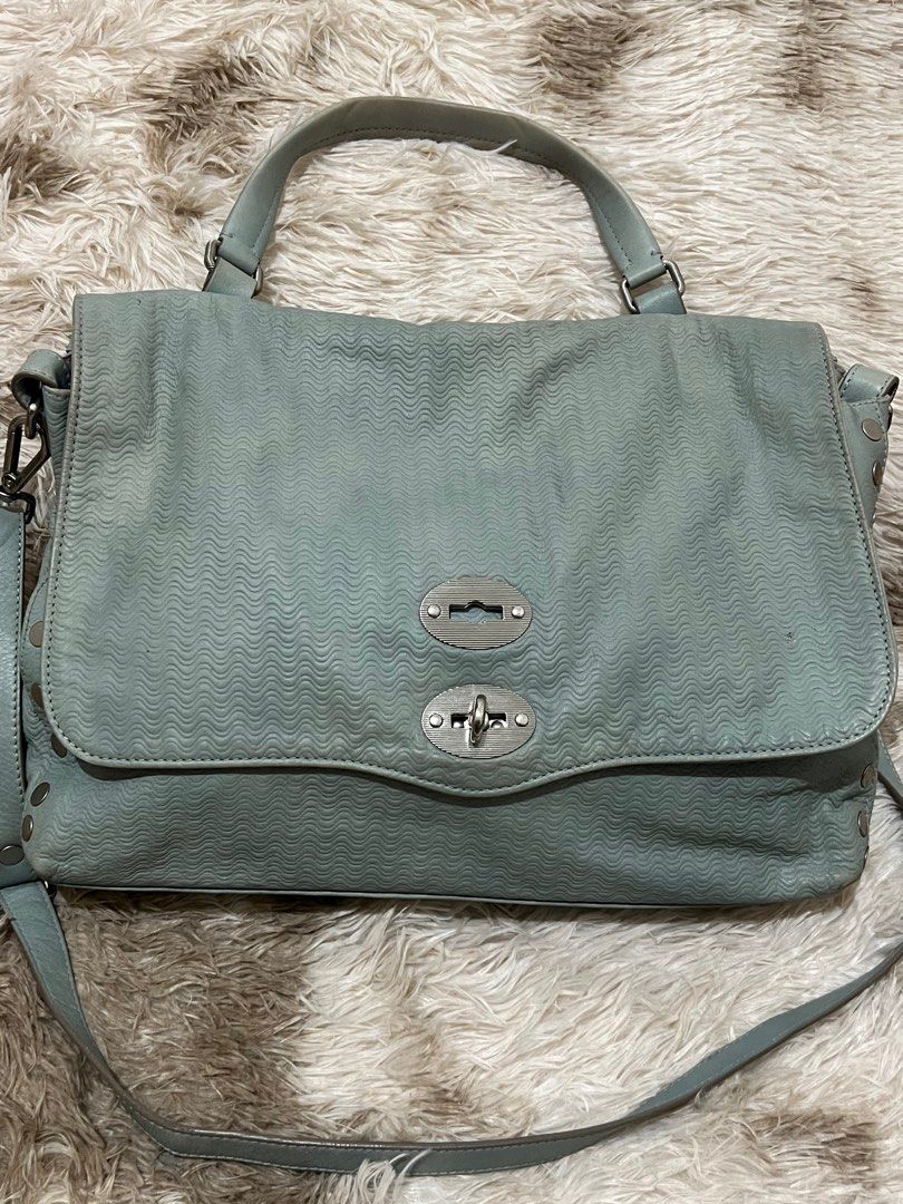 Original Zanellato Postina Large (Category: Luxury Bags & Wallets) located in Puerto Princesa. Submitted by betz0921 (Listing ID 1378807963, Image 3). Description: Selling low due to used condition and some discoloration sa leather due to oxidation Bag is still in good condition but since there are some issues that’s why selling at a much lower price… Grab niyo na din maganda pa ung bag and you can also use it as a laptop bag .