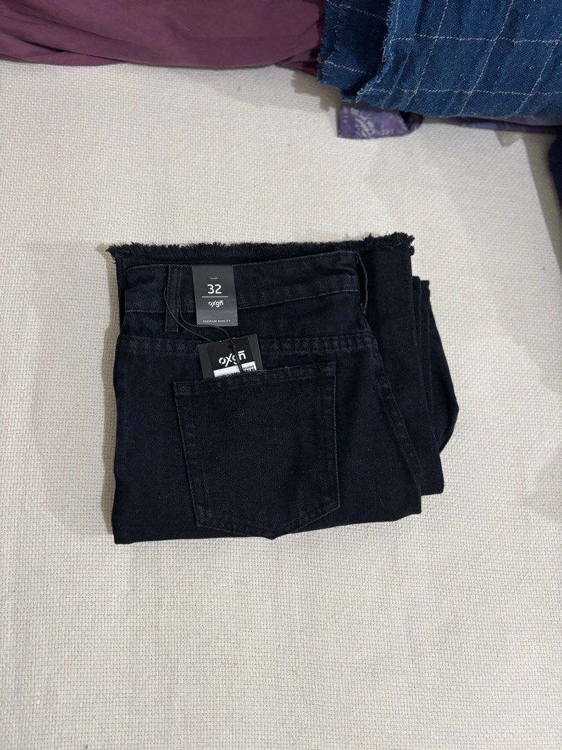 OXGN Wide Leg Pants (Black) (Category: Jeans) located in Mandaluyong City. Submitted by kthln (Listing ID 1378893040, Image 2). Description: OXGN Wide Leg Pants (Black) Fits Large to XL, non-stretch denim Brand new with tag Price slightly negotiable Price slightly negotiable.