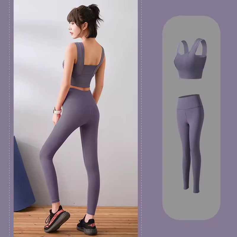 Pilates Yoga Leggings Tights (Category: Activewear) located in Singapore. Submitted by 1234five (Listing ID 1378809673, Image 2). Description: For 40 - 45 kg.