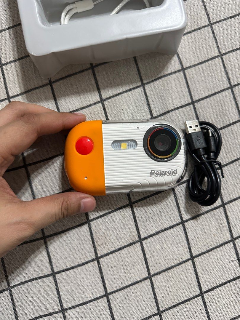 Polaroid Wave Waterproof Digicam (Category: Cameras) located in Cagayan de Oro. Submitted by curated.box (Listing ID 1378725686, Image 1). Description: Seldom used bought from Amazon.