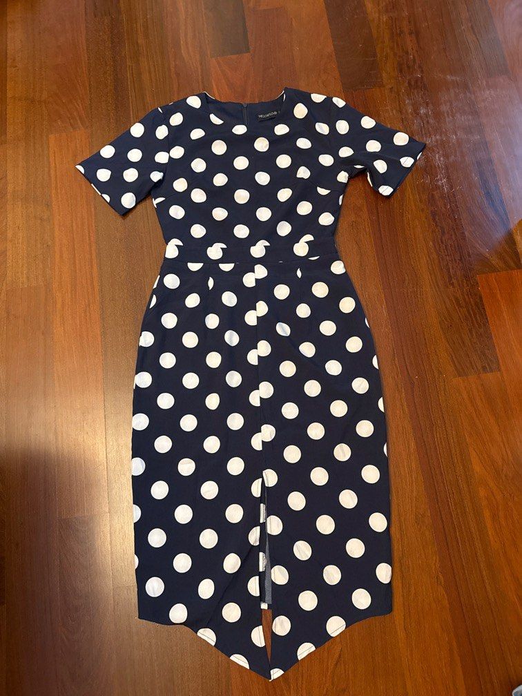 Polka Dot Dress size S (Category: Dresses) located in Singapore. Submitted by jojomeg (Listing ID 1378826459, Image 2). Description: Size S .