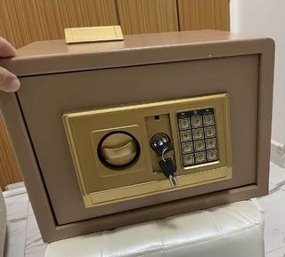 (Category: ) located in . Submitted by furnituresalestore (Listing ID 1378917662, Image 1). Description: .