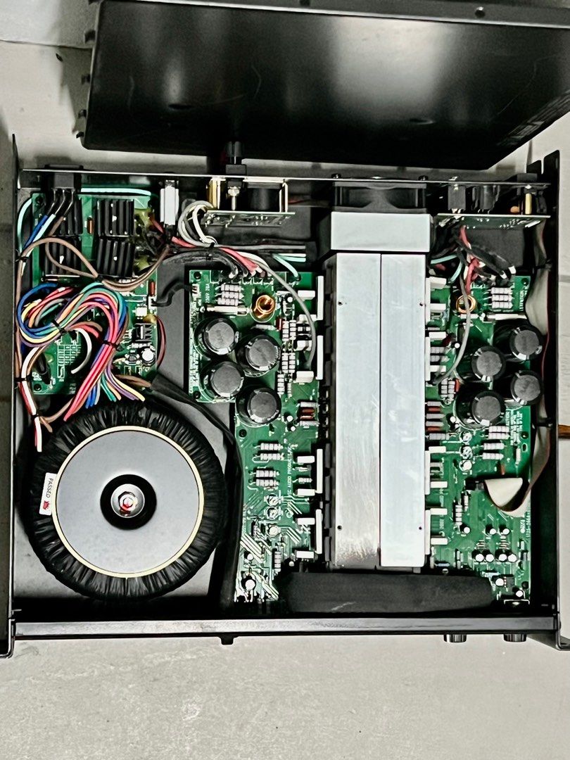 QSC RMX 1850HD Professional Power Amplifiers63205306907009112