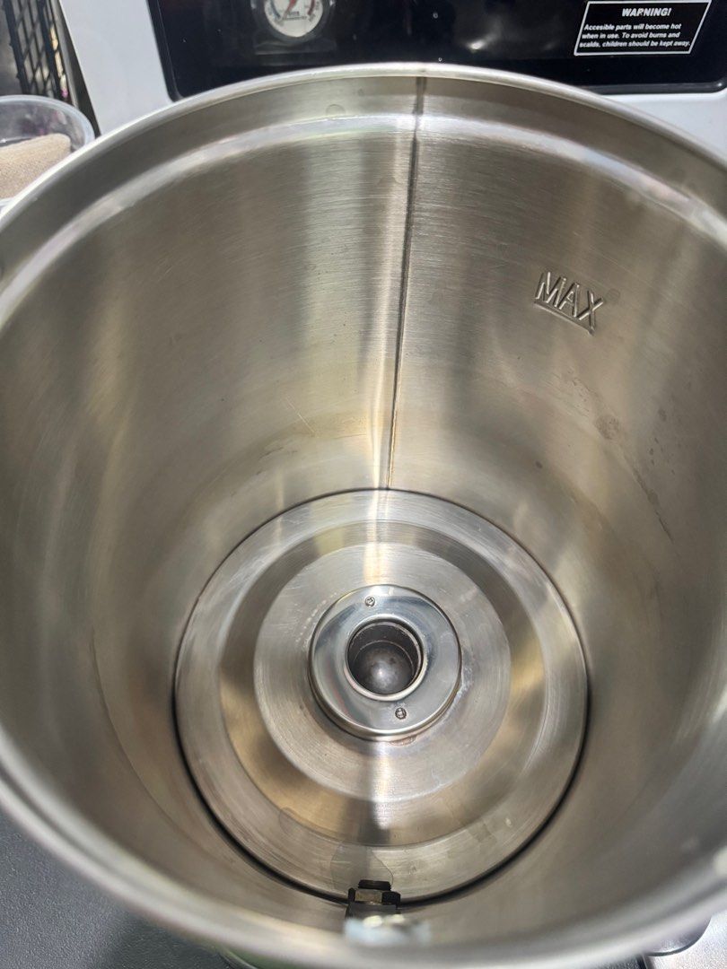 Rossetti Electric Coffee URN (Category: Coffee & Tea Tableware) located in Pasig City. Submitted by mgsomera (Listing ID 1378863633, Image 3). Description: Sa mga meron business na food or any maganda ito. Sa megamall ko ito nabili pero d ko nagamit. For more inquiry message us For pick up only @ san joaquin pasig or pateros.