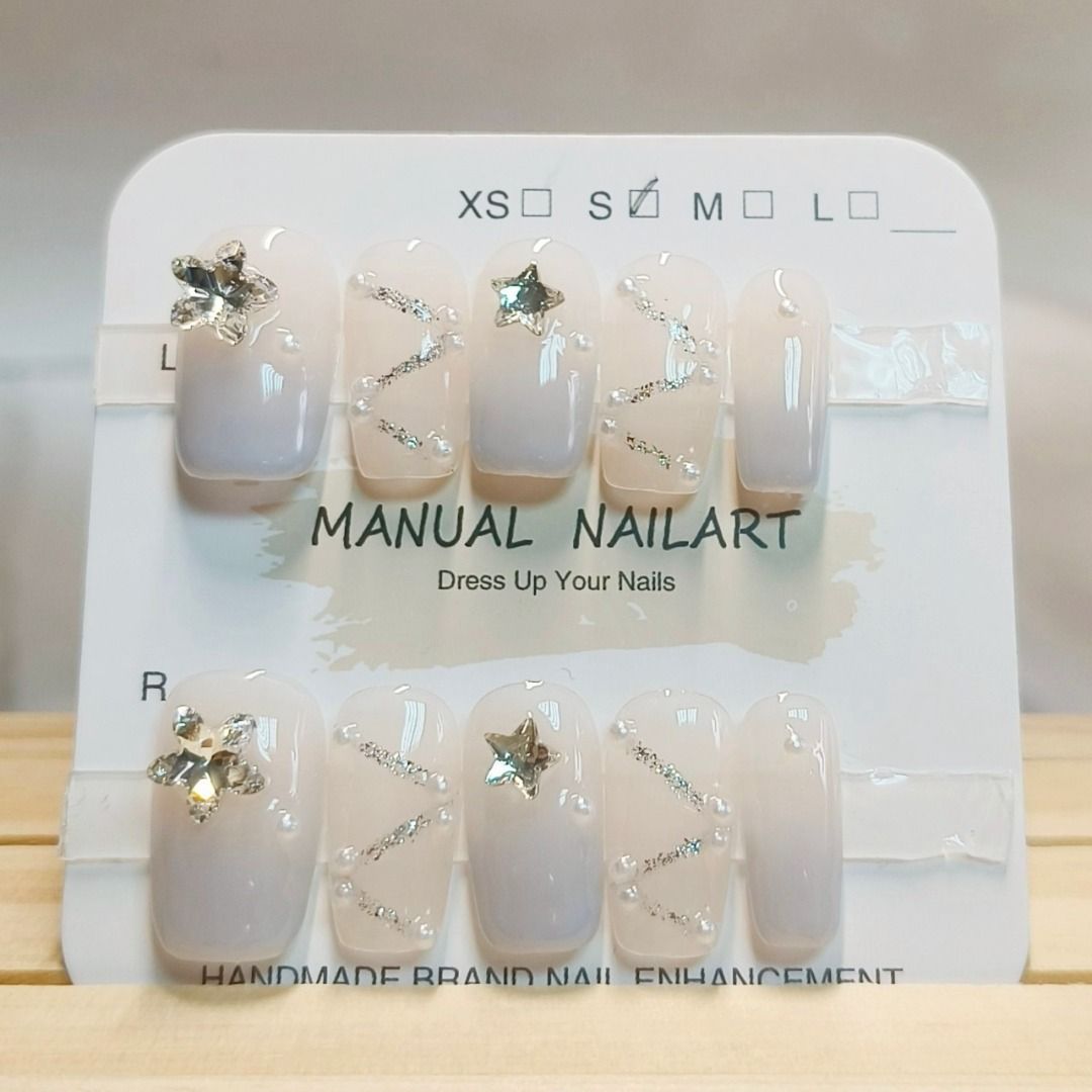 由 sssssstore (刊登 ID 1378770535，圖片 1) 提交，位於 新北市 (New Taipei) 的 穿戴甲S (類別：美甲、手部保養)，說明：。