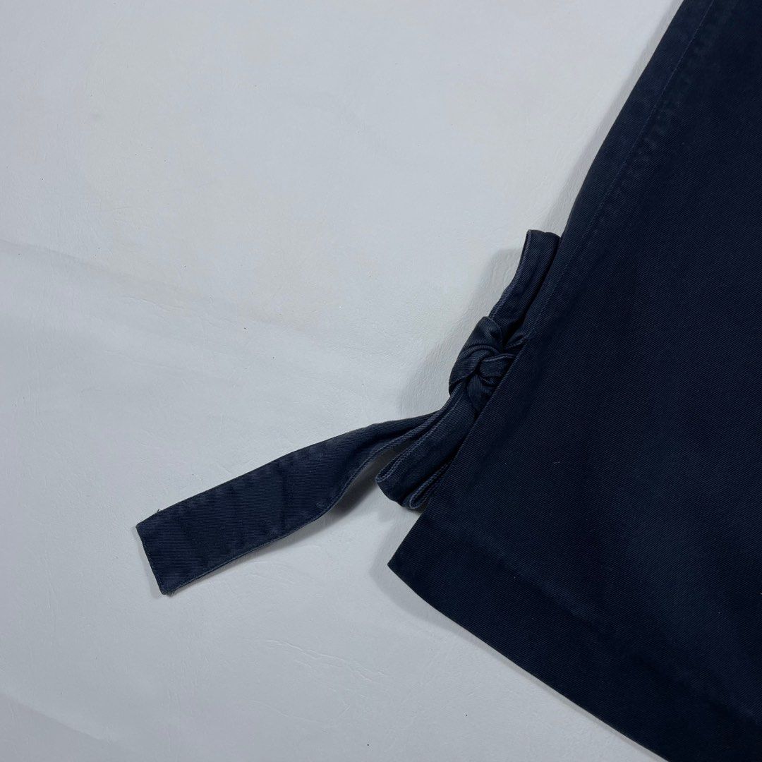 SHUSHU/TONG DOUBLE BOW TROUSERS (Category: Other Bottoms) located in Manila. Submitted by revise.ph_ (Listing ID 1378913859, Image 3). Description: SHUSHU/TONG DOUBLE BOW TROUSERS Made in CHINA Tagged Size :6 Dimension Waist:25 Length:28.8 Inseam:16.5 Rise:12.6 Leg opening:11.2 No issue Price:3,500 Free shipping via JNT.