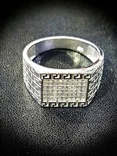 (Category: ) located in . Submitted by vellesboutiqueandmore (Listing ID 1378918738, Image 1). Description: .