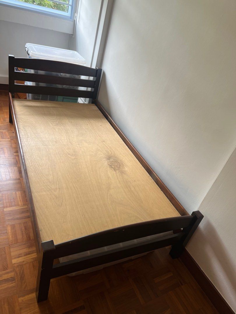 Single Bed Frame (Category: Bed Frames & Mattresses) located in Singapore. Submitted by minnie72 (Listing ID 1378769752, Image 1). Description: .