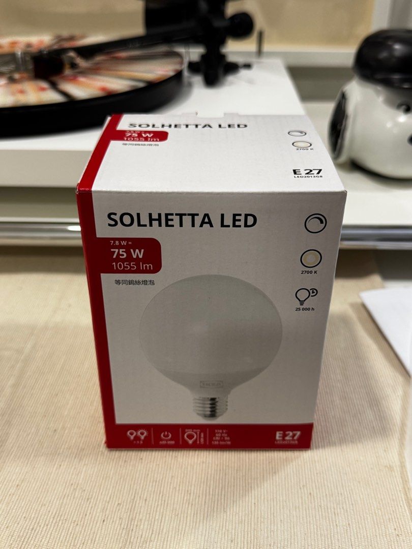 由 costc0 (刊登 ID 1378799808，圖片 3) 提交，位於 台北市 (Taipei) 的 Solhetta LED E27 燈泡 95mm 2700k (類別：燈飾)，說明：能調整亮度 上個今年六約購入 操作正常 因為有更合適的所以出售 原價179。
