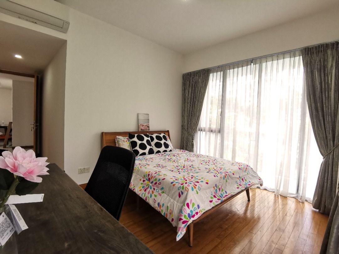 No-Deposit Option Available | Spacious Master Bedroom with Balcony for Rent | Walk to Tanjong Pagar MRT632272329457951127