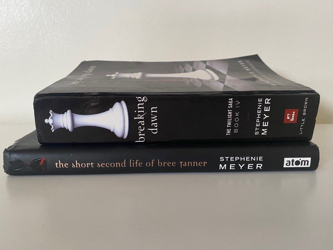 Stephanie Meyer BUNDLE (Category: Storybooks) located in Paranaque City. Submitted by thematerialworld (Listing ID 1378875149, Image 2). Description: These are authentic ☺️ RFS: No time for reading the series :/ BUNDLE includes: 1. Breaking Dawn (PB) 2. The Short Life of Bree Tanner (HB) .