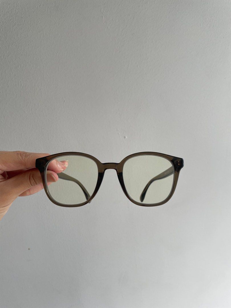Sunnies Studios Anti Radiation Glasses (Category: Sunglasses & Eyewear) located in Manila. Submitted by styled_by_xlaynes (Listing ID 1378839349, Image 1). Description: .