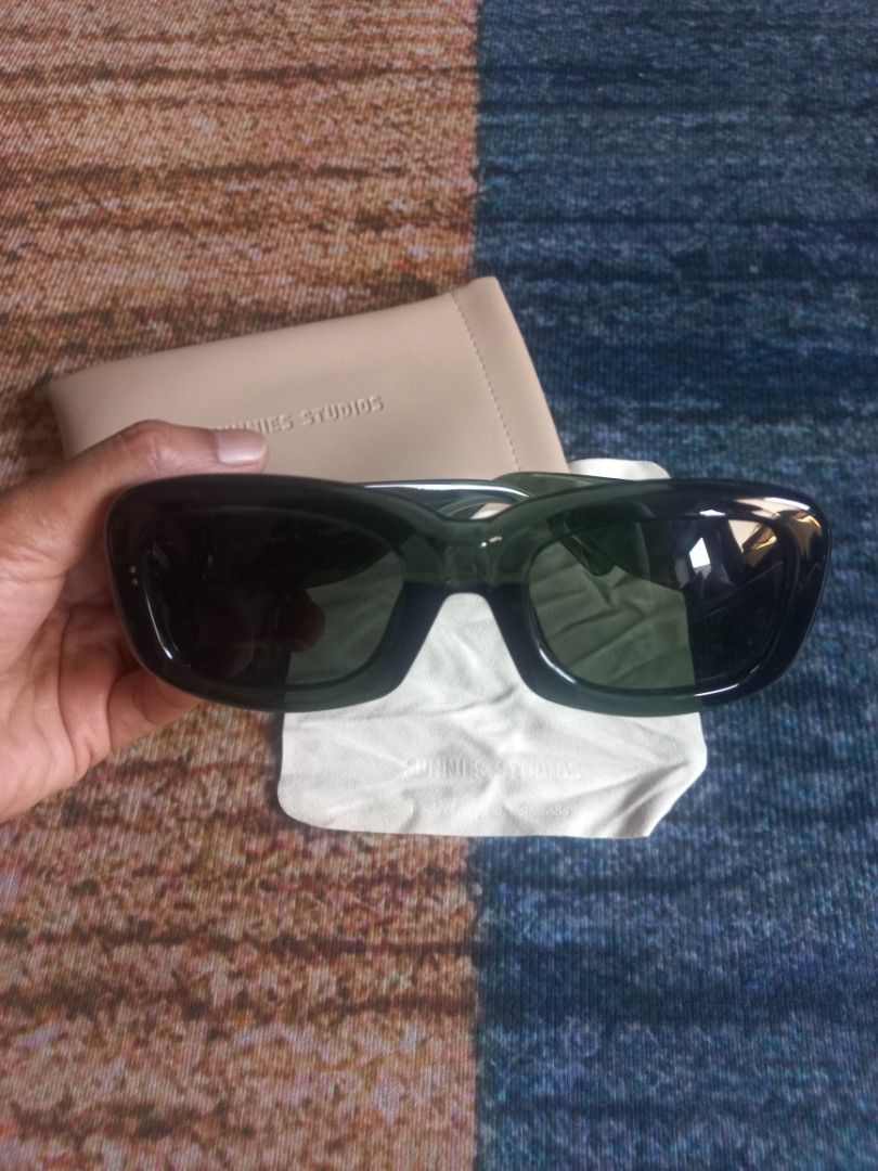 SUNNIES STUDIOS LIV IN VIPER (Category: Sunglasses & Eyewear) located in Dumaguete. Submitted by mamahhhmia (Listing ID 1378790263, Image 2). Description: 🌺🌴ISLAND GIRL THINGS🌺🌴 SUNNIES STUDIOS LIV IN VIPER 📌DUMAGUETE CITY, NEGROS ORIENTAL LOCATION 📌GCASH PAYMENT ONLY 📌JNT COURIER ONLY (AS ITS THE NEAREST COURIER HERE FLAT RATE OF P90).