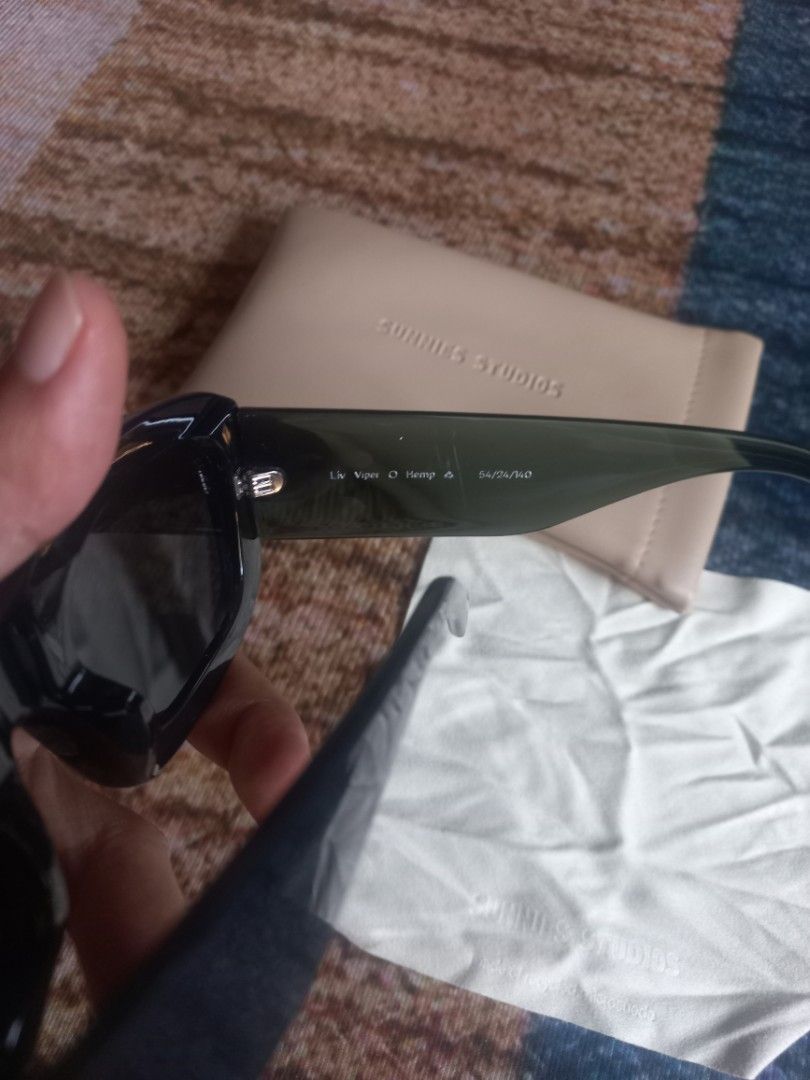 SUNNIES STUDIOS LIV IN VIPER (Category: Sunglasses & Eyewear) located in Dumaguete. Submitted by mamahhhmia (Listing ID 1378790263, Image 3). Description: 🌺🌴ISLAND GIRL THINGS🌺🌴 SUNNIES STUDIOS LIV IN VIPER 📌DUMAGUETE CITY, NEGROS ORIENTAL LOCATION 📌GCASH PAYMENT ONLY 📌JNT COURIER ONLY (AS ITS THE NEAREST COURIER HERE FLAT RATE OF P90).