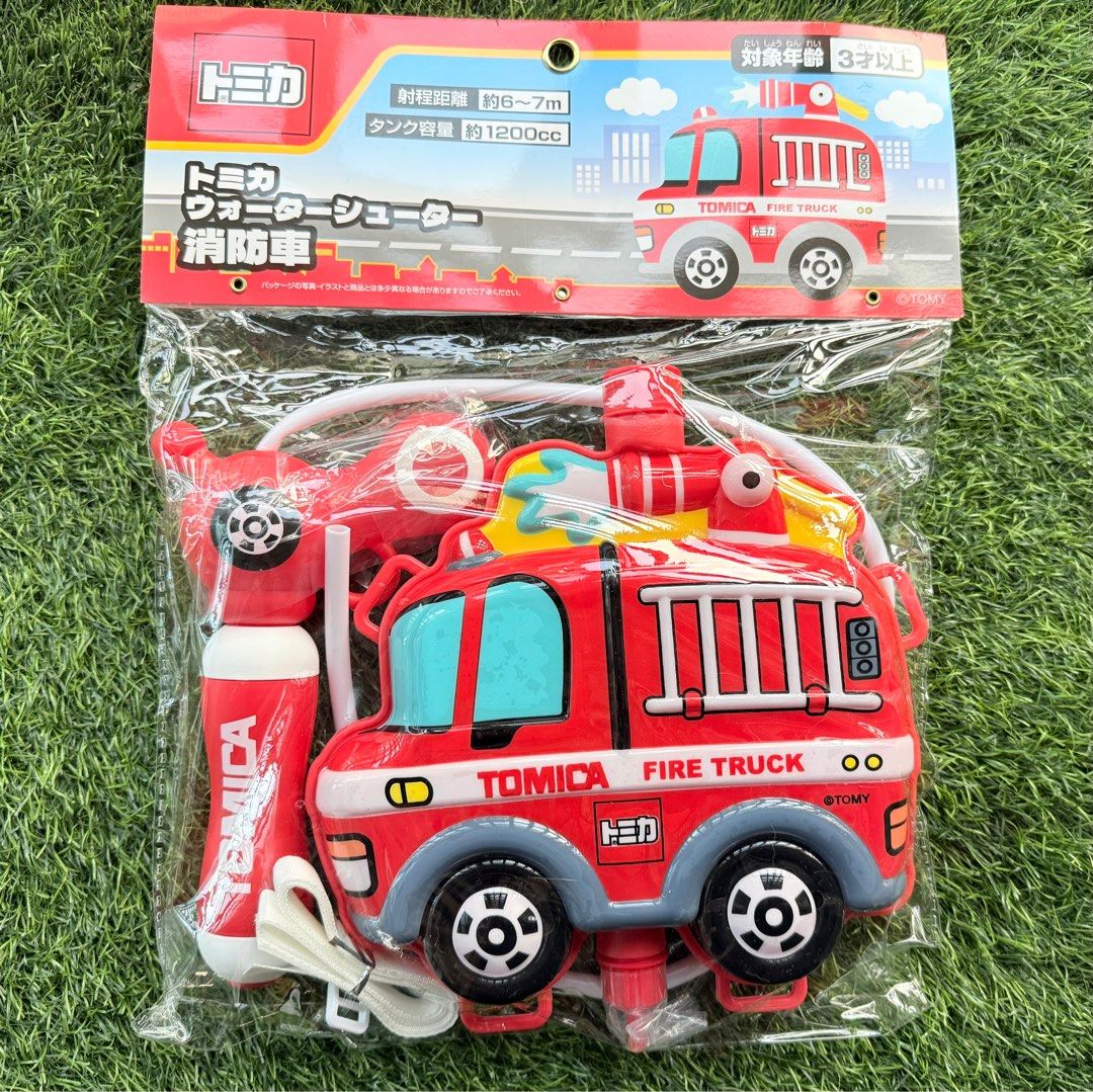 由 7.330 (刊登 ID 1378801950，圖片 2) 提交，位於 新北市 (New Taipei) 的 日本Tomica車車造型水槍後背包 (類別：嬰兒玩具)，說明：消防車款*1 現貨售完兩款皆可預購 約15個工作天。
