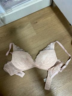(Category: ) located in . Submitted by creamclothes (Listing ID 1378849596, Image 1). Description: .