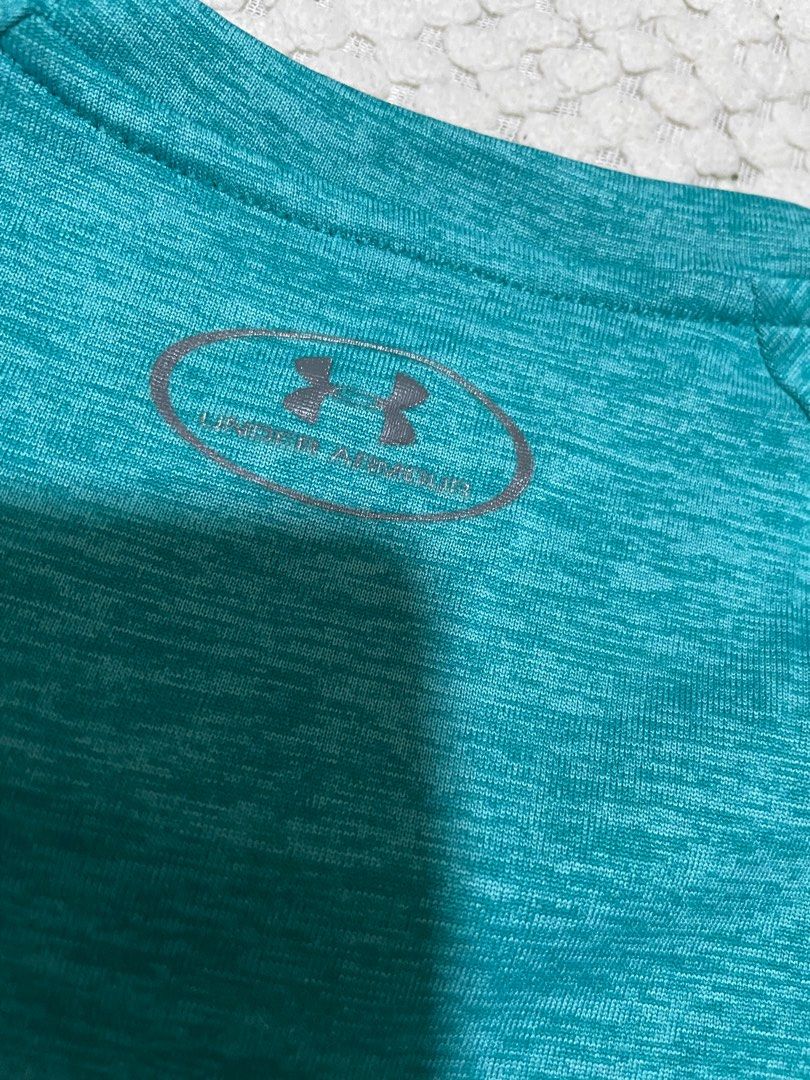 Under Armour Drifit (Category: Tshirts & Polo Shirts ) located in Manila. Submitted by mattsorum (Listing ID 1378771255, Image 3). Description: Came from US Excellent condition Small on tag but fits a medium slim fit body.