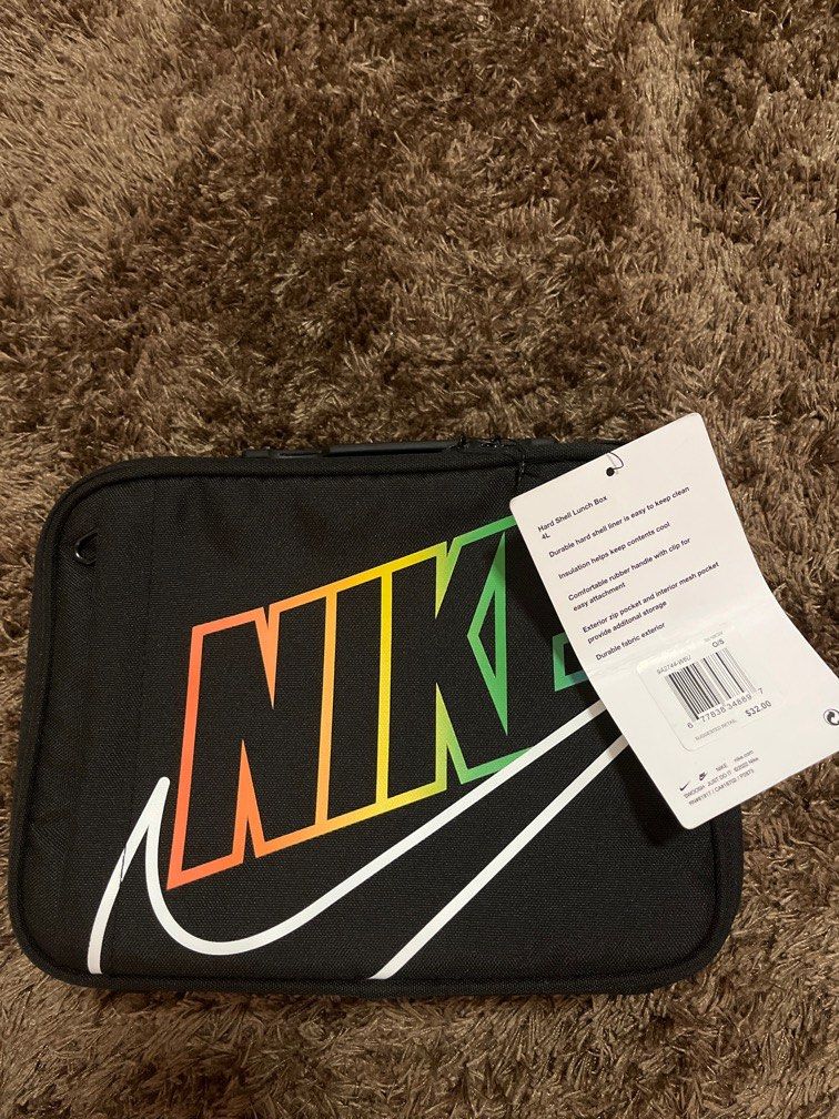Unisex lunch box from 🇺🇸 (Category: Carriers & Slings) located in Manila. Submitted by ty_imported_goods (Listing ID 1378732959, Image 2). Description: Original nike lunch box Hard shell lunch box From U.S Color: black From $32 i’m selling it for only ₱1,500.