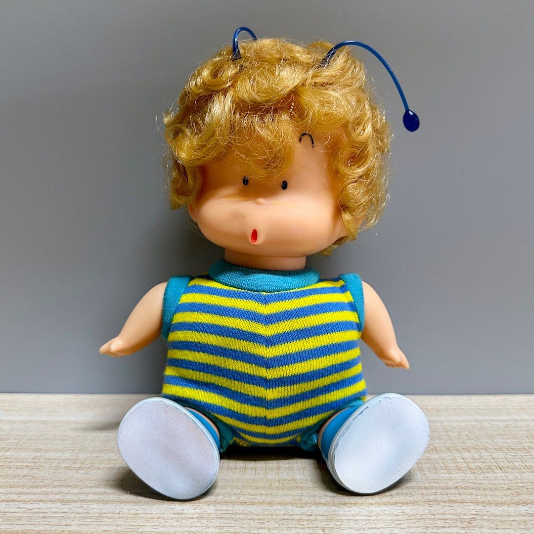 Vintage Dr. Slump Arale Gatchan Doll 22cm - Php 1,500 (Category: Plushies & Soft Toys) located in Davao. Submitted by pandorastoybox (Listing ID 1378811014, Image 3). Description: Vintage Dr. Slump Arale Gatchan Doll 22cm - Php 1,500 - vinyl head, arms, legs - body (plush material) NOTE: w/light small stain on face, minor paint scratches on shoes.