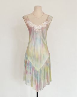 (Category: ) located in . Submitted by h.amor.closet (Listing ID 1378797375, Image 1). Description: .