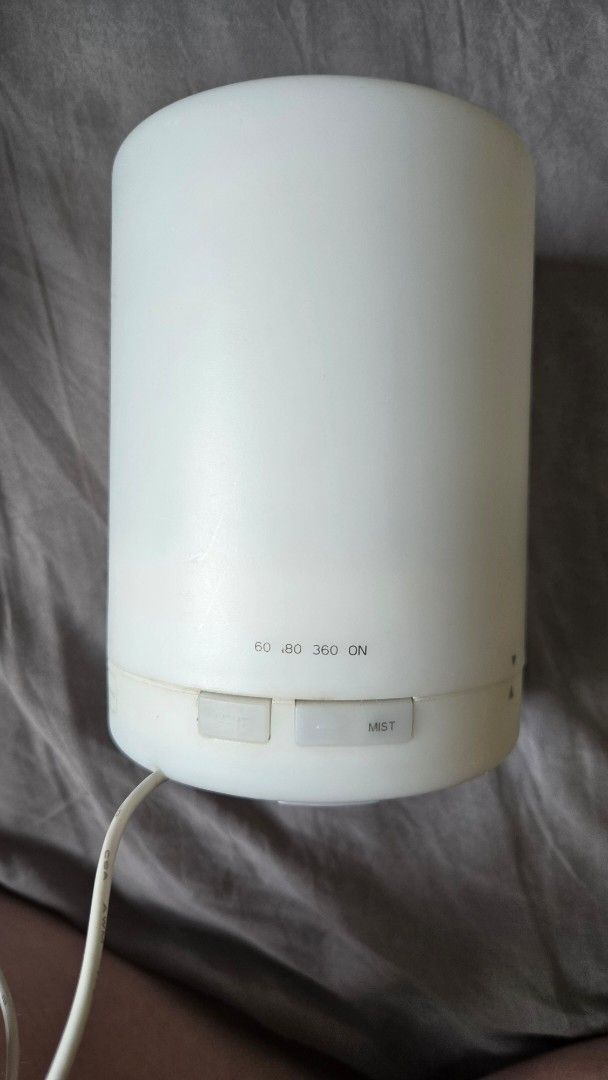 White Essential Oil Diffuser/humidifier