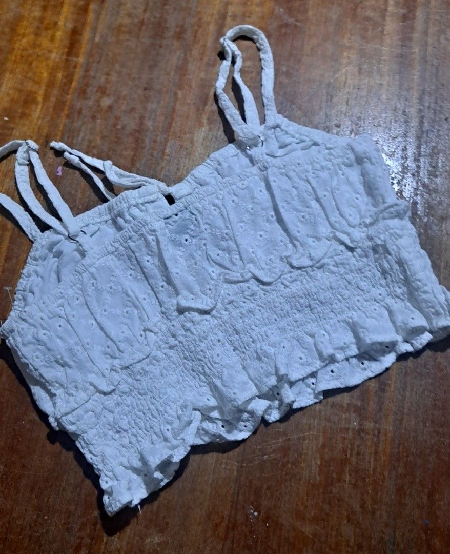 White tub cropped top (Category: Women's Clothes) located in Sydney. Submitted by compelling.desires (Listing ID 1378872448, Image 2). Description: Size S Cute top Comfortable to wear Great condition.