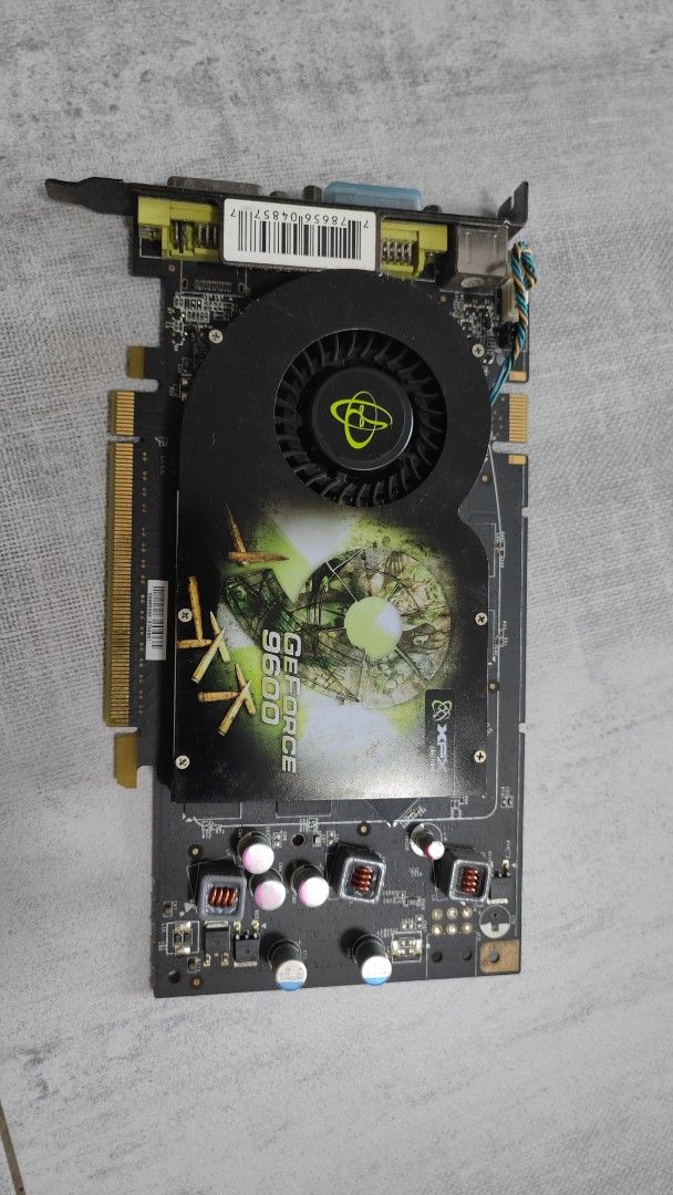 XFX GeForce 9600 GT Graphics Card632237933301781113