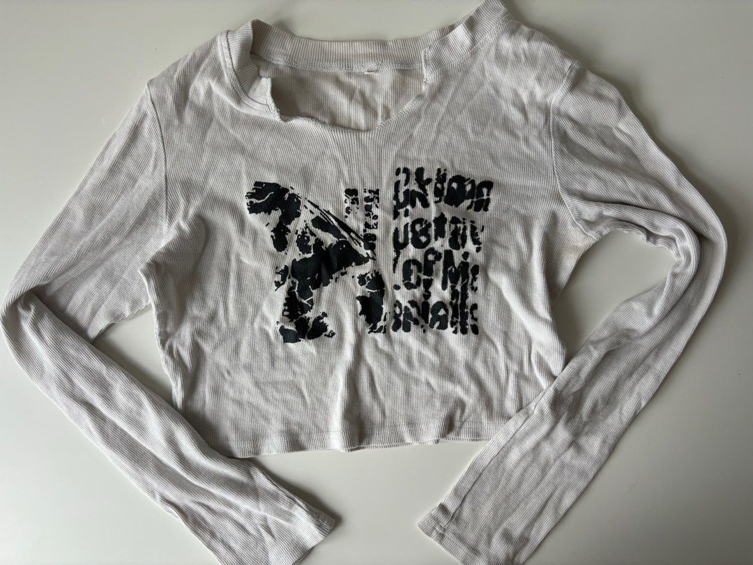 y2k acubi long-sleeved top (Category: Shirts) located in Singapore. Submitted by anusdestroyer28 (Listing ID 1378765193, Image 1). Description: dm for measurements.