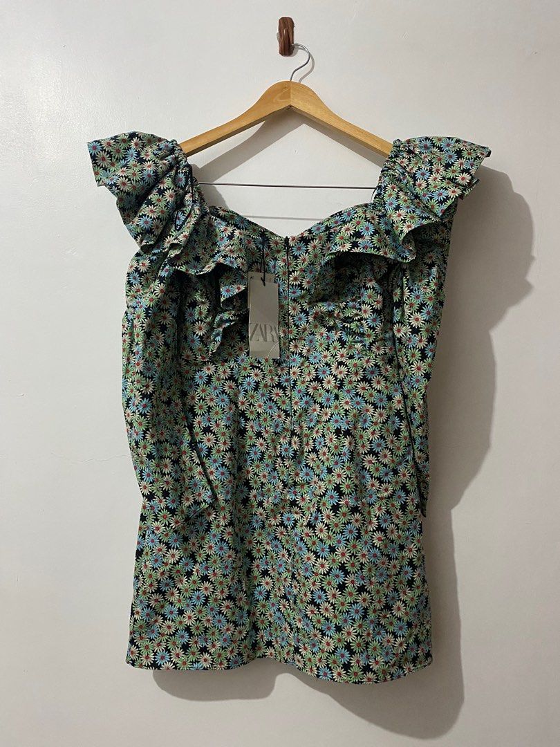 Zara Dress Puff Sleeves (Category: Dresses) located in Kawit. Submitted by ck.ph (Listing ID 1378829542, Image 2). Description: Size: Medium Location: Cavite Price: 1,500 Shipping: Lalamove JNT (Every Sunday).