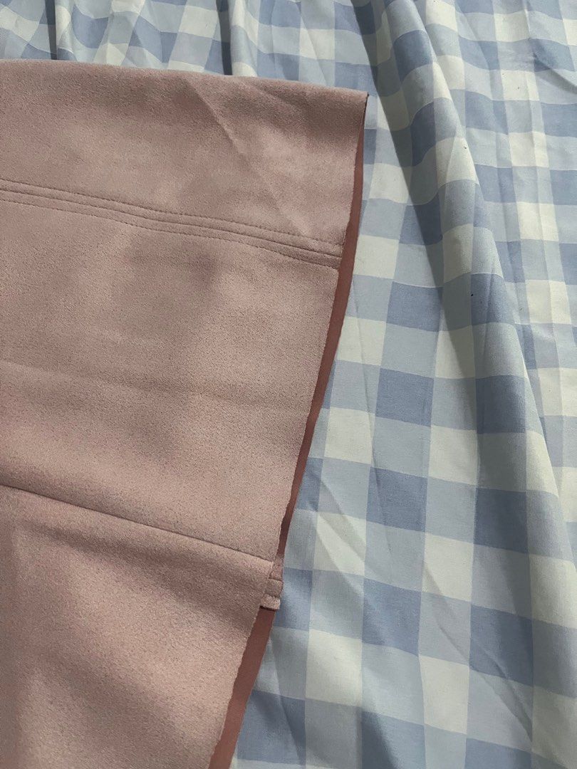 Zara skirt (Category: Skirts) located in Pasig City. Submitted by studenthoarder (Listing ID 1378774931, Image 3). Description: Original zara skirt, i just bought it last January 2025. I haven’t used it yet tho i tore the tags out already. Guaranteed original.