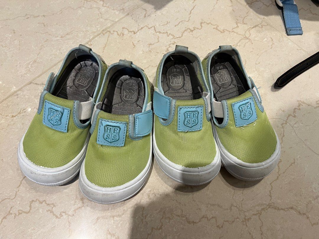 由 wawawen (刊登 ID 1378946441，圖片 1) 提交，位於 台北市 (Taipei) 的 何嘉仁室內鞋16cm (類別：嬰兒及兒童流行時尚)，說明：室內鞋。穿不到五次。 因為腳太小所以改穿自己的鞋。 後面有寫名字。有擦拭。 尚有痕跡。再用奇異筆寫過即可。
