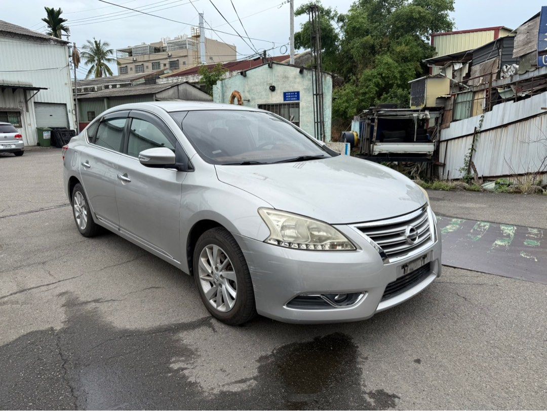 由 mm272819 (刊登 ID 1378996695，圖片 2) 提交，位於 台中市 (Taichung) 的 2014 Sentra 1.8 ikey恆溫 售13.8萬 台中大里看車 自售 (類別：汽車出售)，說明：2014 Sentra 1.8 ikey恆溫 售13.8萬 台中大里看車。