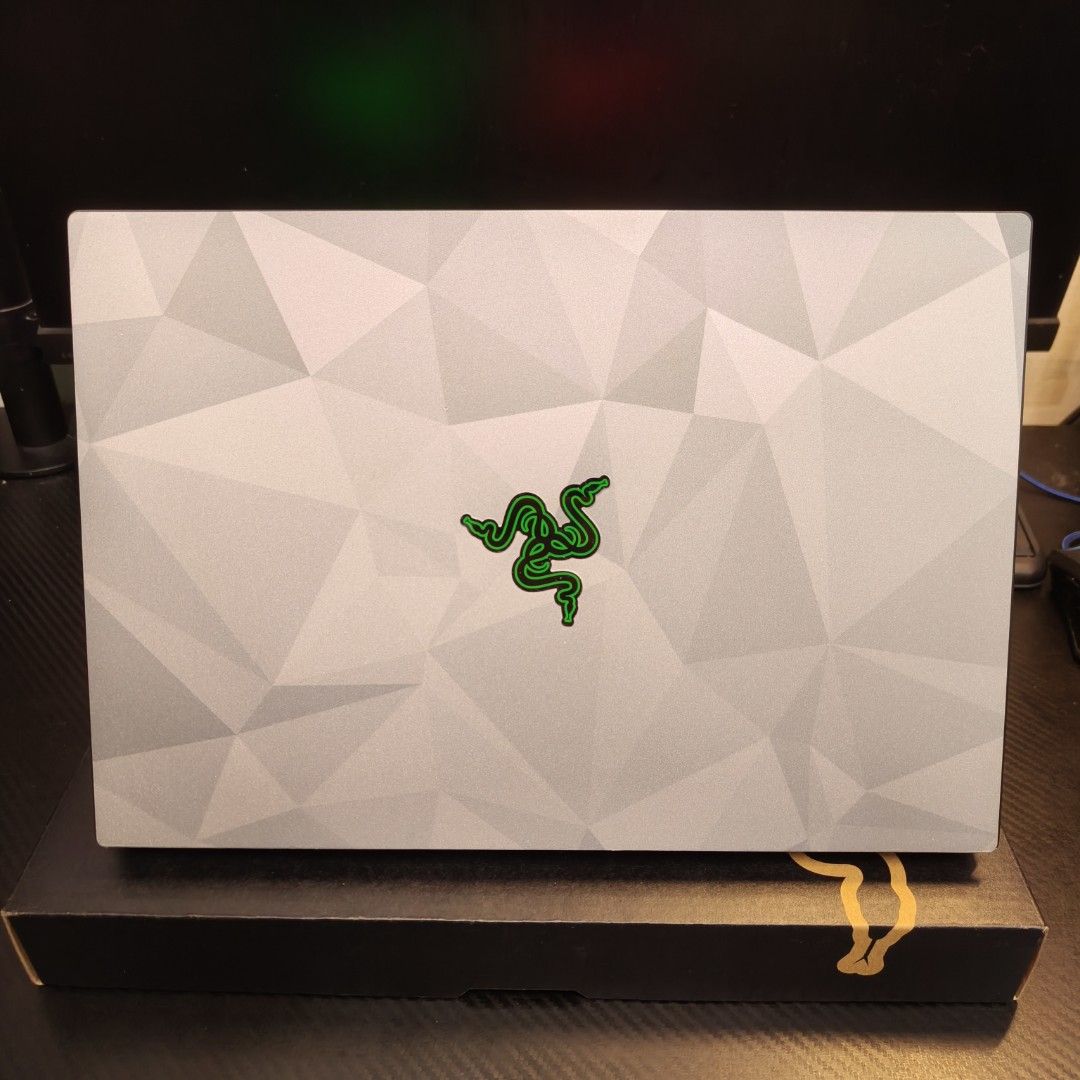 由 pc_bank (刊登 ID 1379036832，圖片 3) 提交，位於 高雄市 (Kaohsiung) 的 RAZER 雷蛇 BLADE 14吋 電競筆電(R9-6900HX/RTX3080Ti/16GB/1TB/WIN11)黑色 (類別：桌上電腦或筆記型電腦)，說明：少用外觀良好 功能正常 有貼保護貼 盒裝配件齊全 高雄可以面交。