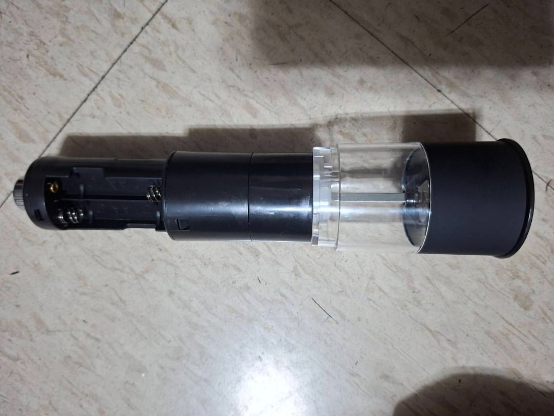 由 qwea123456789 (刊登 ID 1379114417，圖片 3) 提交，位於 台北市 (Taipei) 的 電動研磨器 (類別：食物整理及儲存)，說明：。