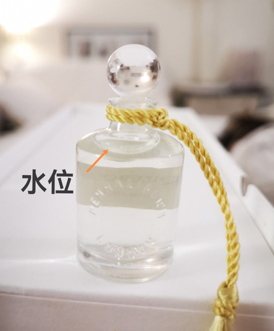 由 monicaso (刊登 ID 1379017102，圖片 3) 提交，位於 高雄市 (Kaohsiung) 的 潘海利根 皇家橡樹古龍水 5ml (類別：香水、體香劑)，說明：無盒，5ml，沾式。 前味：檸檬、萊姆、甜橘、佛手柑 中味：茉莉、野百合、小荳蔻 後味：橡樹苔、檀香、白松香、麝香、琥珀。