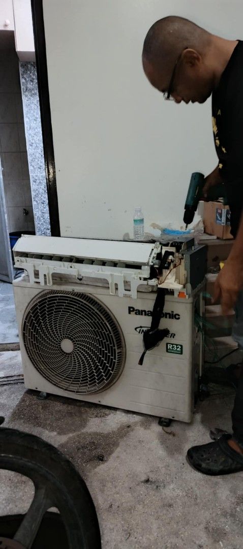 Technician aircon repair (Category: Air Conditioning and Heating) located in Las Pinas. Submitted by rannie.rannie (Listing ID 1379086994, Image 1). Description: aircon repair pm po sa may gusto Las pinas po ako split type window type any parts of metro manila cavite laguna.