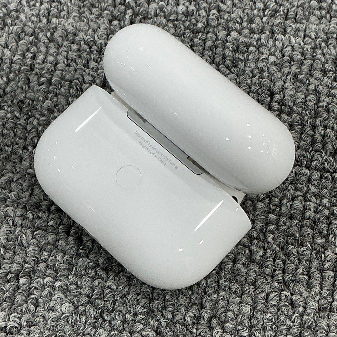 由 dongdong3c (刊登 ID 1379061738，圖片 3) 提交，位於 台東縣 (Taitung) 的 AirPods Pro 2 Lighting 白色 蘋果耳機 台東 二手商品 無線耳機 #1254 (類別：耳機)，說明：AirPods Pro 第 2 代（Lightning 版） 顏色｜白色 配件｜有盒裝有充電器 — #二手商品 #Apple #蘋果耳機 #無線耳機 #台東。