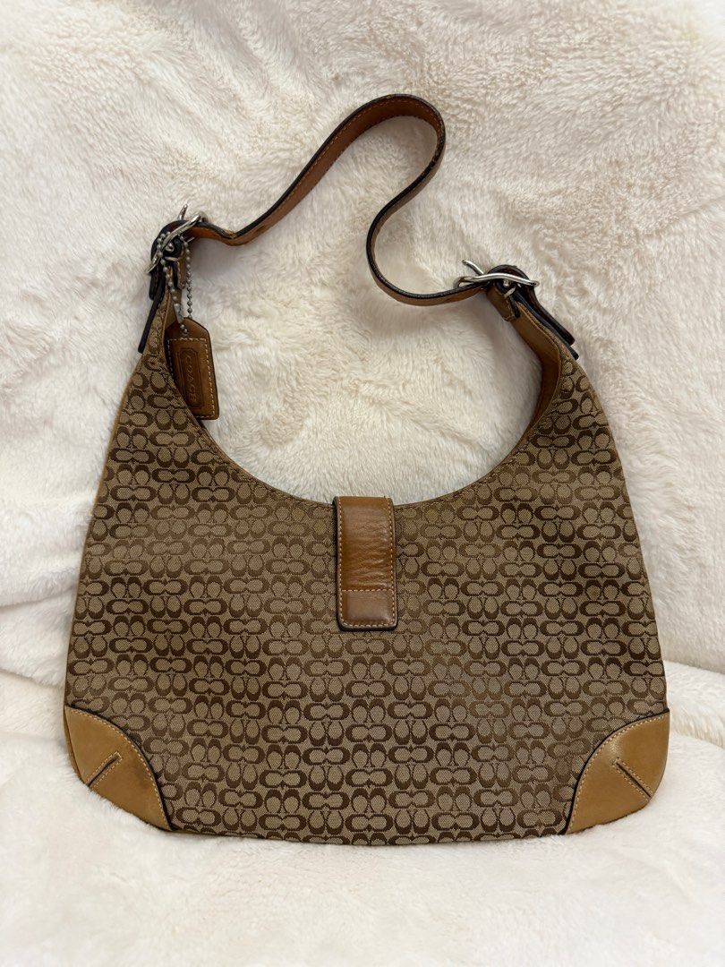 Authentic Coach Small Shoulder Bag Kili Kili Bag (Category: Luxury Bags & Wallets) located in Paranaque City. Submitted by authentic_mj (Listing ID 1379021065, Image 2). Description: Authentic Coach Small Shoulder Bag Kili Kili Bag Bought in Japan No inclusions.