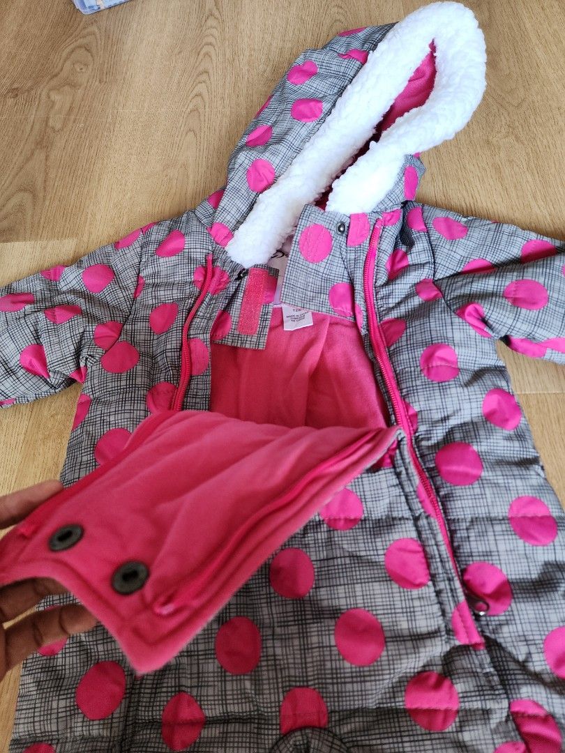 Baby Toddler Winter Suit (Category: Babies & Kids Fashion) located in Singapore. Submitted by hanamaki (Listing ID 1378944109, Image 2). Description: - Adorable baby toddler winter suit - Cozy hood with white faux fur trim - Vibrant pink interior - Grey exterior with pink polka dots - Easy zipper and snap closures - Keeps your little one warm and stylish.